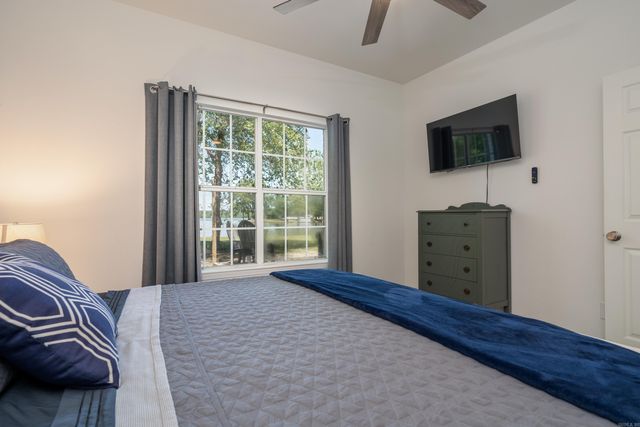 225 lost lake Point, Hot Springs National Park, AR 71913