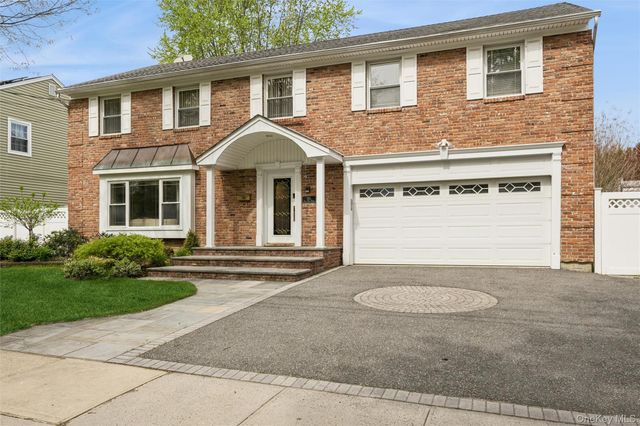 192 Split Rock Road, Syosset, NY 11791