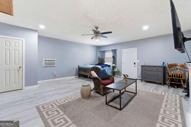 406 Hidden Valley Ct SE, Conyers, GA 30094