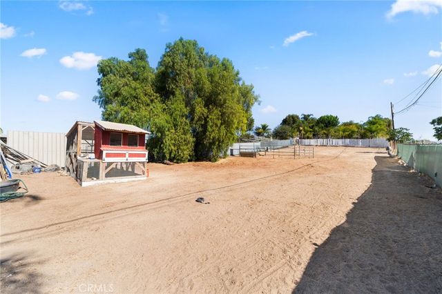 527 7th, Norco, CA 92860