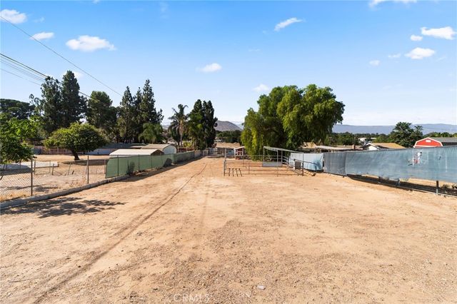 527 7th, Norco, CA 92860