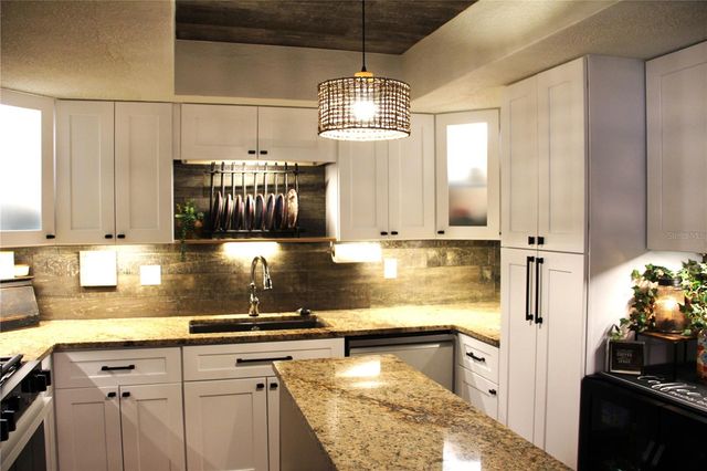 624 SHOWALTER AVENUE, Punta Gorda, FL 33950