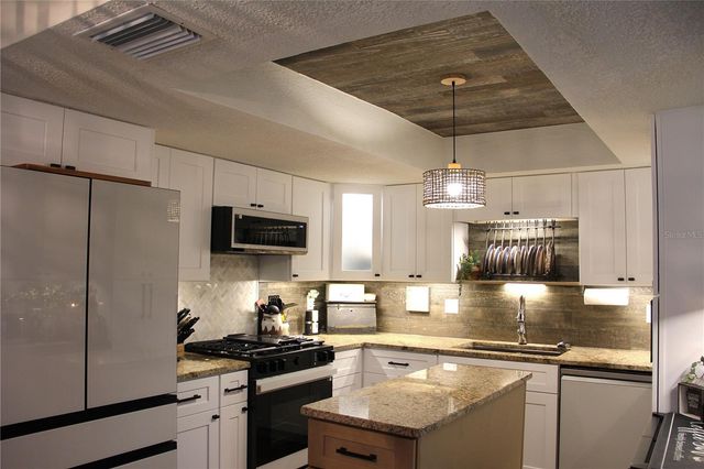 624 SHOWALTER AVENUE, Punta Gorda, FL 33950