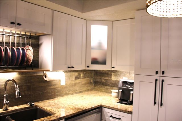 624 SHOWALTER AVENUE, Punta Gorda, FL 33950