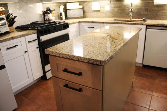 624 SHOWALTER AVENUE, Punta Gorda, FL 33950