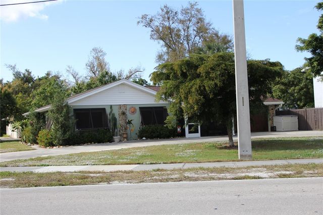 624 SHOWALTER AVENUE, Punta Gorda, FL 33950