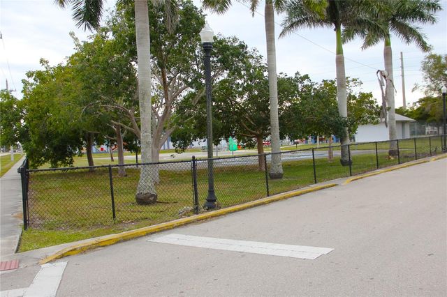 624 SHOWALTER AVENUE, Punta Gorda, FL 33950