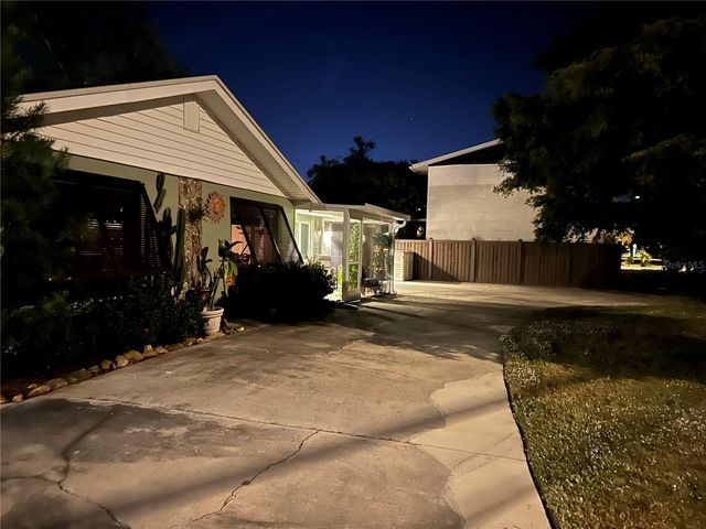 624 SHOWALTER AVENUE, Punta Gorda, FL 33950