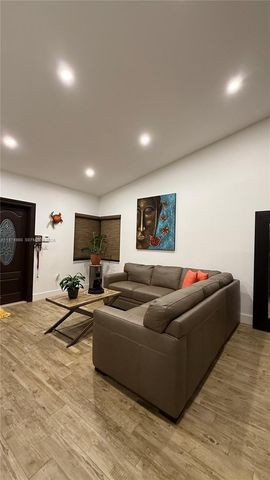 840 NW 134th Avenue, Miami, FL 33182