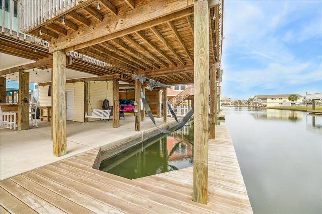 16715 Montego Way, Jamaica Beach, TX 77554