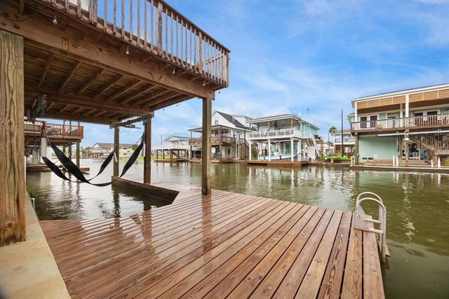 16715 Montego Way, Jamaica Beach, TX 77554