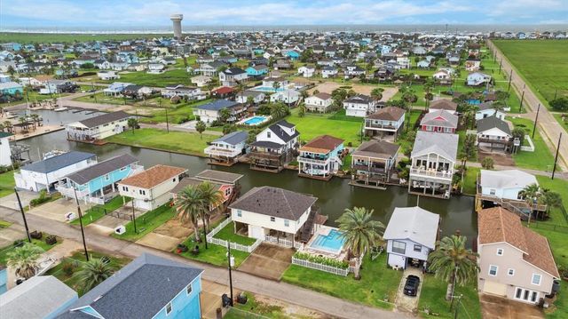16715 Montego Way, Jamaica Beach, TX 77554
