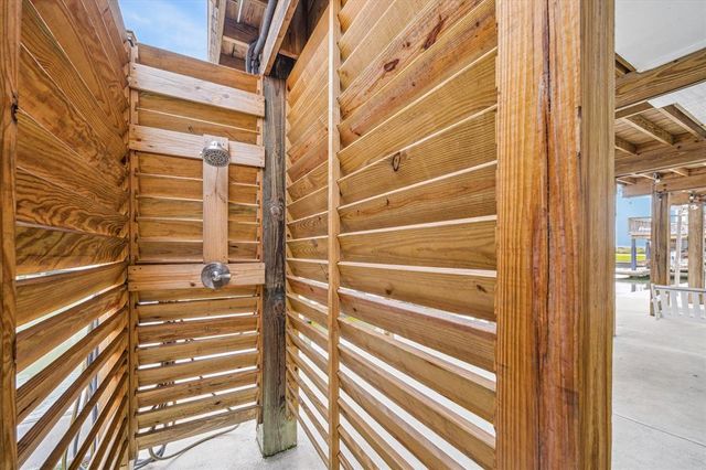 16715 Montego Way, Jamaica Beach, TX 77554