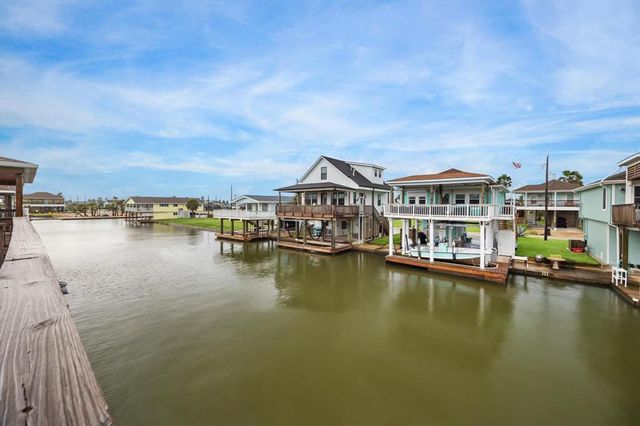 16715 Montego Way, Jamaica Beach, TX 77554