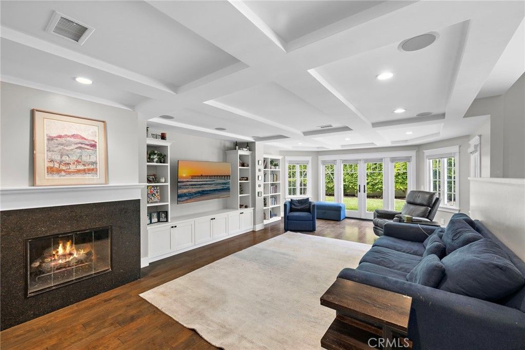 Image 16 of property listing at 2201 Aralia, Newport Beach, CA 92660
