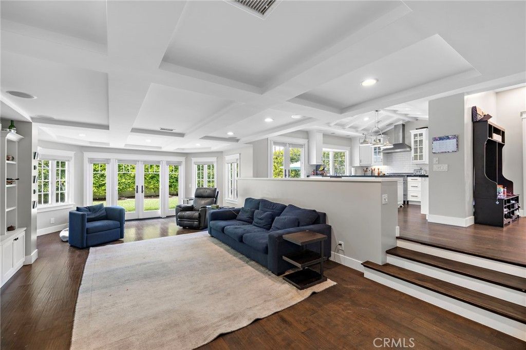 Image 17 of property listing at 2201 Aralia, Newport Beach, CA 92660
