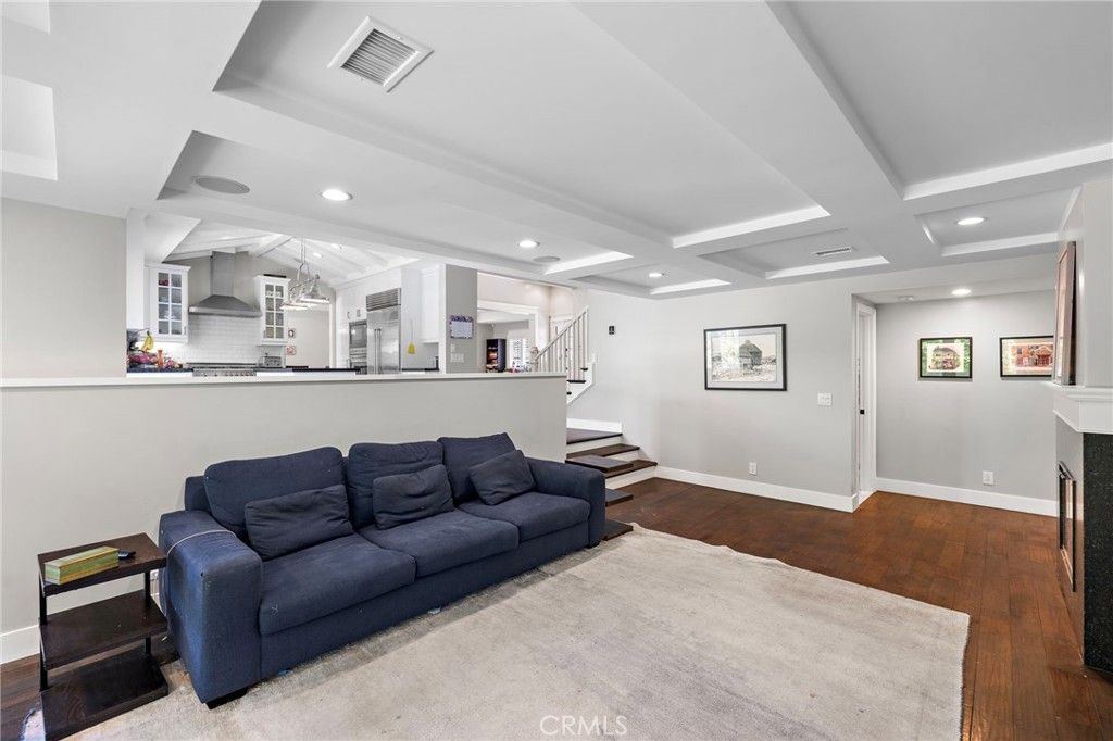 Image 18 of property listing at 2201 Aralia, Newport Beach, CA 92660