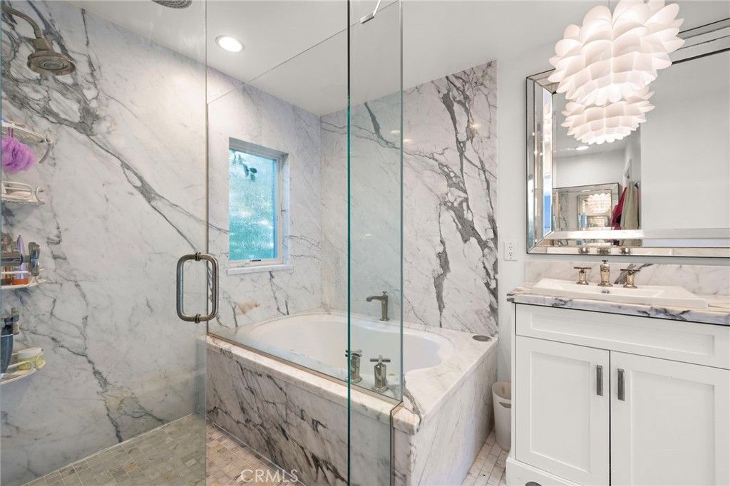 Image 24 of property listing at 2201 Aralia, Newport Beach, CA 92660