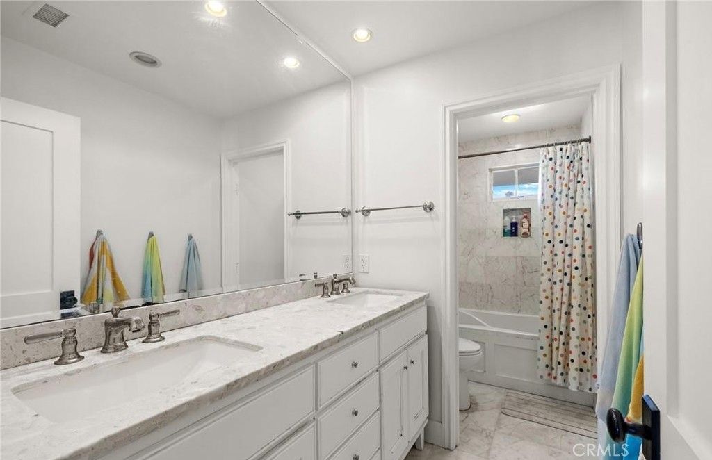 Image 25 of property listing at 2201 Aralia, Newport Beach, CA 92660