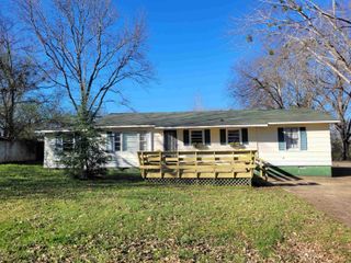 135 BEECH ST, Savannah, TN 38372