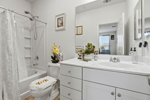 805 Klamath Way, Hollister, CA 95023