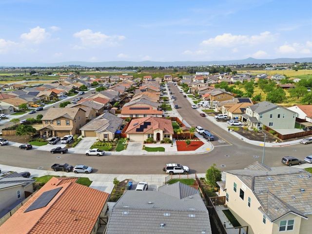 805 Klamath Way, Hollister, CA 95023