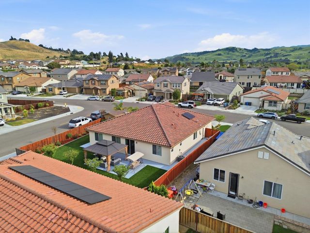 805 Klamath Way, Hollister, CA 95023