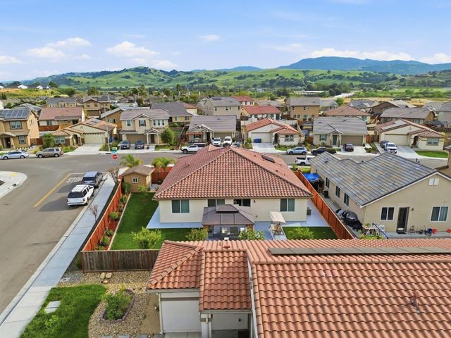 805 Klamath Way, Hollister, CA 95023