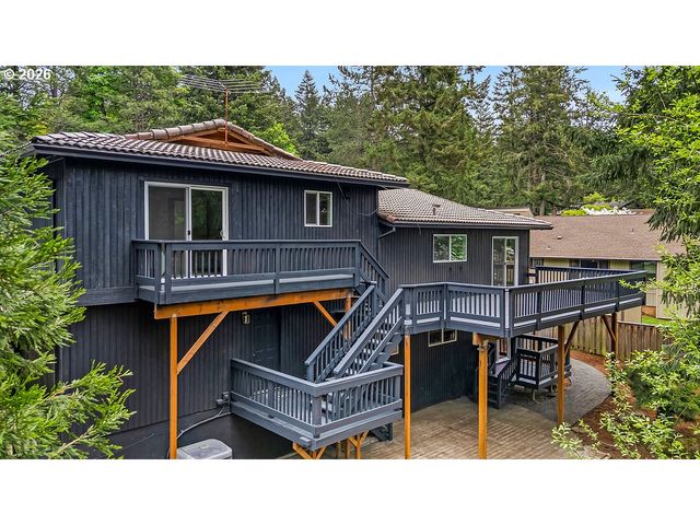 9864 Se KELA Ct, Happy Valley, OR 97086