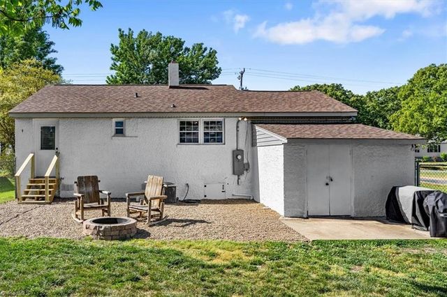 604 Rosedale Drive, Thomasville, NC 27360