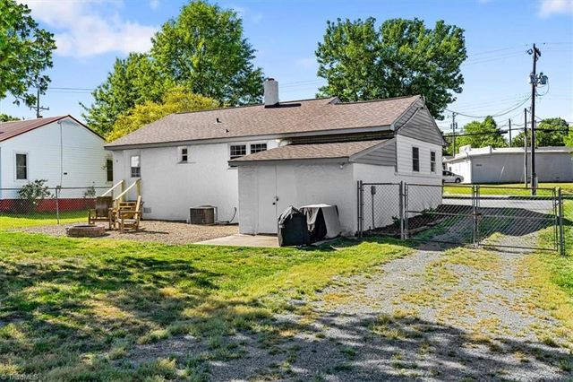 604 Rosedale Drive, Thomasville, NC 27360