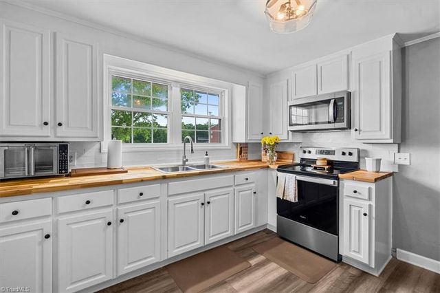 604 Rosedale Drive, Thomasville, NC 27360