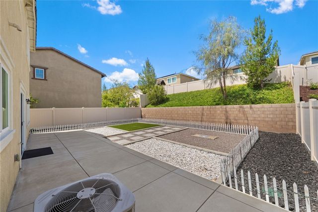 24248 Bay Laurel Avenue, Murrieta, CA 92562