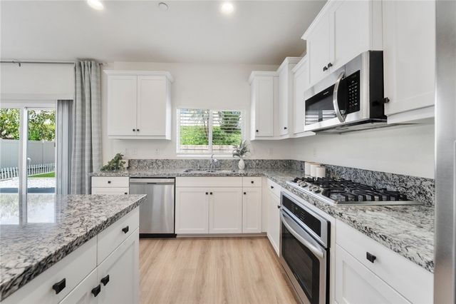 24248 Bay Laurel Avenue, Murrieta, CA 92562