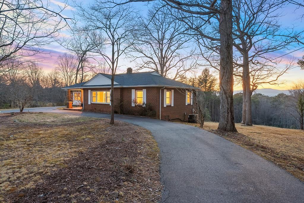 340 La Vista Drive, Blue Ridge, GA 30513