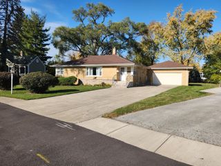 601 Berkley Drive, Dyer, IN 46311