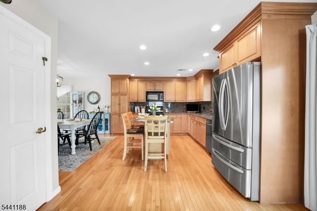 2 Brights Point Rd, Jefferson Twp., NJ 07849
