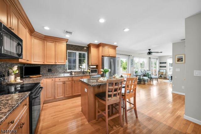 2 Brights Point Rd, Jefferson Twp., NJ 07849