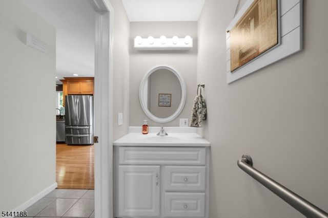 2 Brights Point Rd, Jefferson Twp., NJ 07849