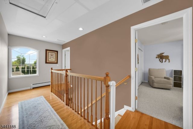 2 Brights Point Rd, Jefferson Twp., NJ 07849
