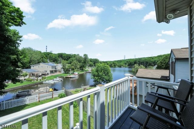 2 Brights Point Rd, Jefferson Twp., NJ 07849
