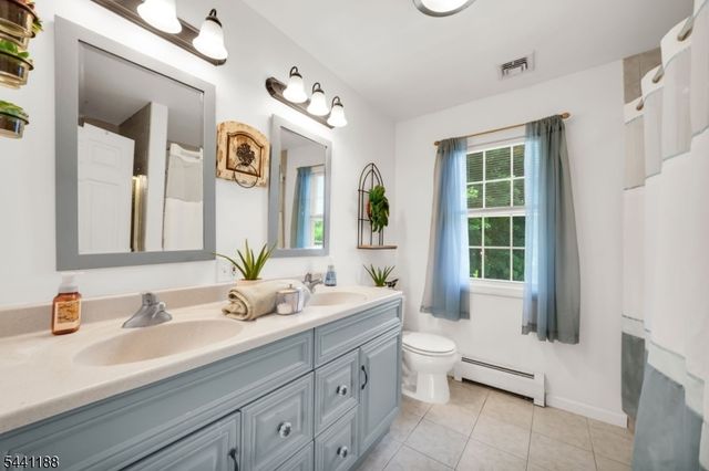 2 Brights Point Rd, Jefferson Twp., NJ 07849