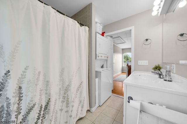 2 Brights Point Rd, Jefferson Twp., NJ 07849