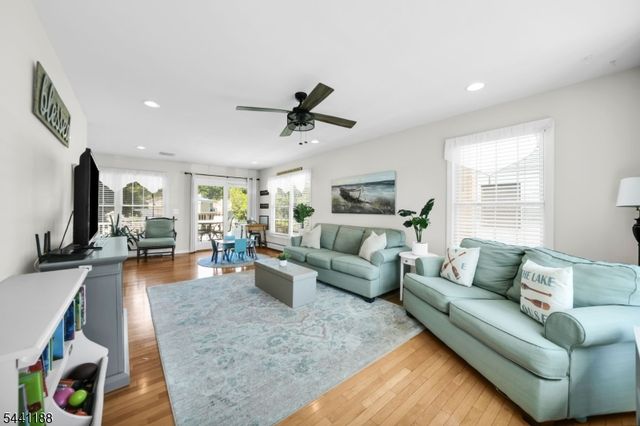 2 Brights Point Rd, Jefferson Twp., NJ 07849