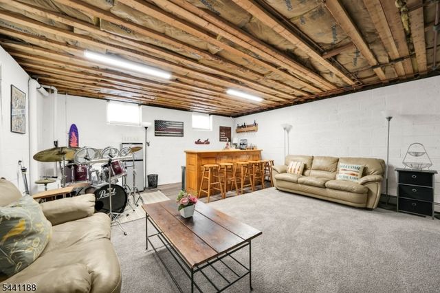 2 Brights Point Rd, Jefferson Twp., NJ 07849