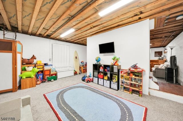 2 Brights Point Rd, Jefferson Twp., NJ 07849