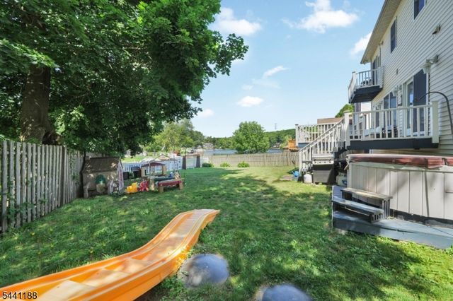 2 Brights Point Rd, Jefferson Twp., NJ 07849