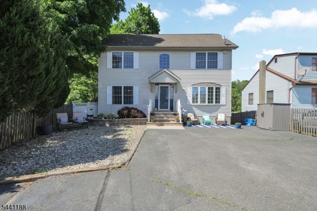 2 Brights Point Rd, Jefferson Twp., NJ 07849
