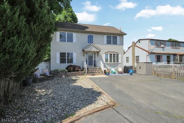 2 Brights Point Rd, Jefferson Twp., NJ 07849