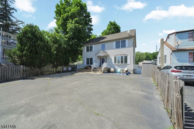 2 Brights Point Rd, Jefferson Twp., NJ 07849